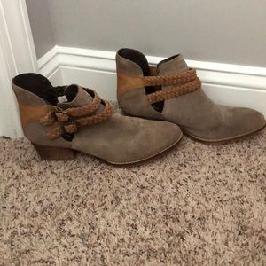 Ankle boots upper leather